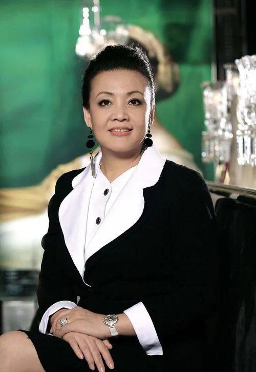 最新爆料张兰简介图片,揭秘商业女强人的传奇人生 第3张 最新爆料张兰简介图片,揭秘商业女强人的传奇人生 第3张
